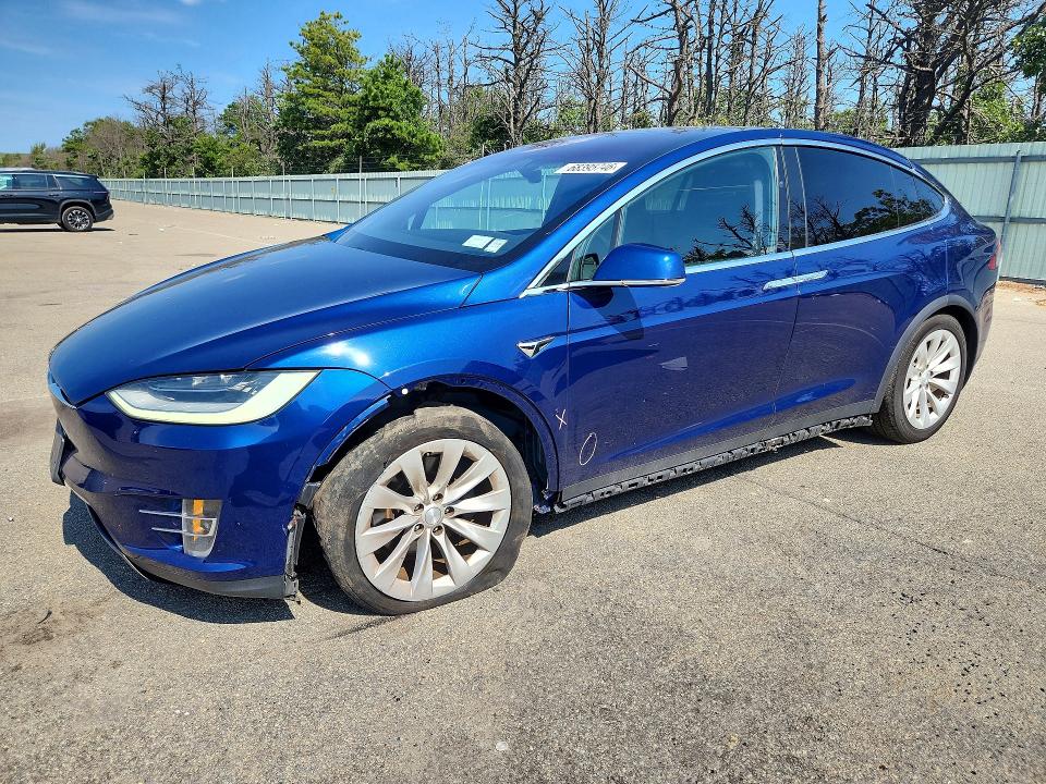68395746 :رقم المزاد ، 5YJXCBE22LF239017 vin ، 2020 Tesla Model X مزاد بيع
