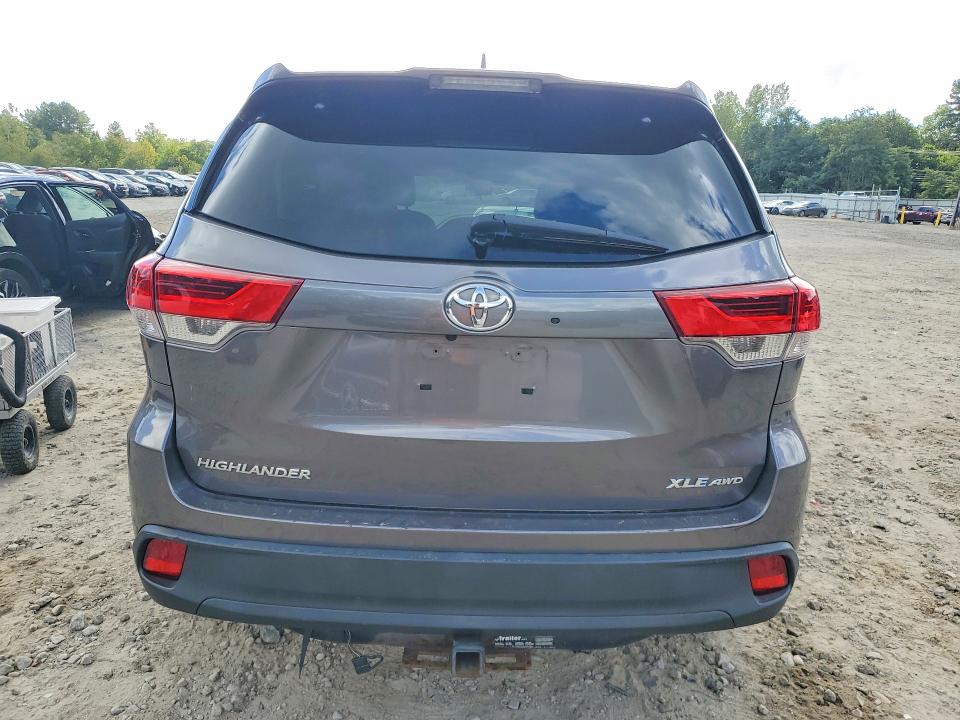 Продаж на аукціоні авто 2019 Toyota Highlander, vin: 5TDJZRFH4KS588996, номер лоту: 70042946