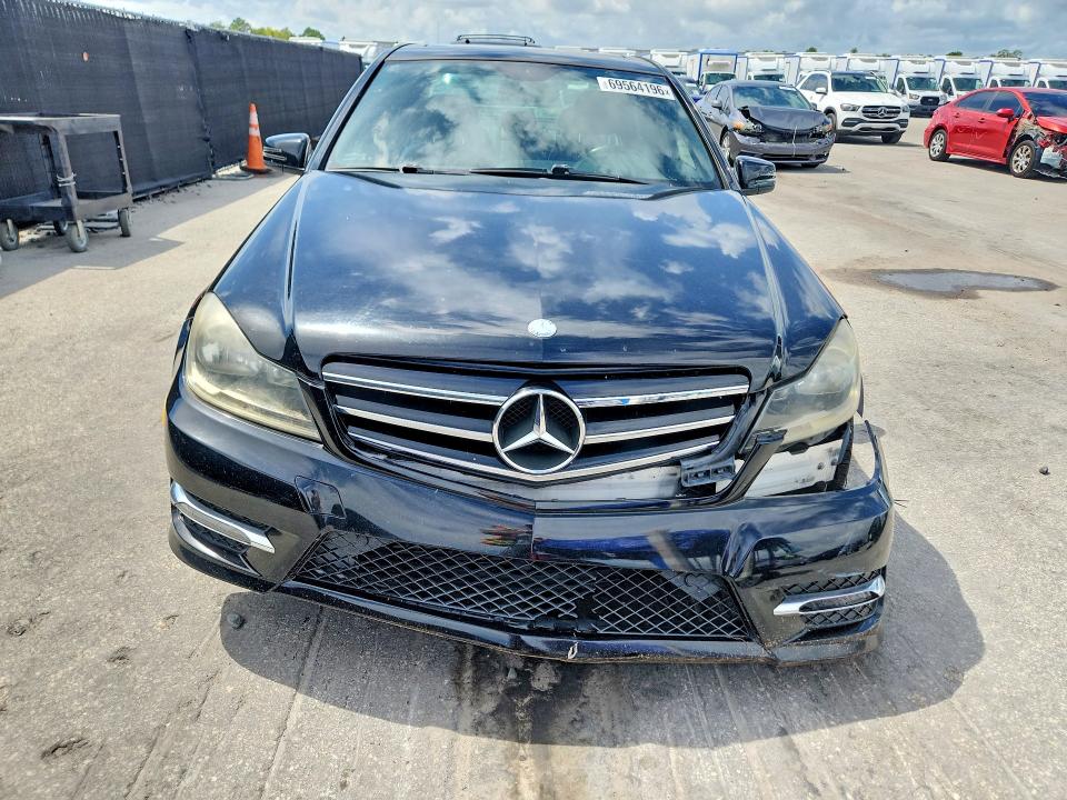 2014 Mercedes-benz C მანქანა იყიდება აუქციონზე, vin: WDDGF4HB6EG218538, აუქციონის ნომერი: 69564196