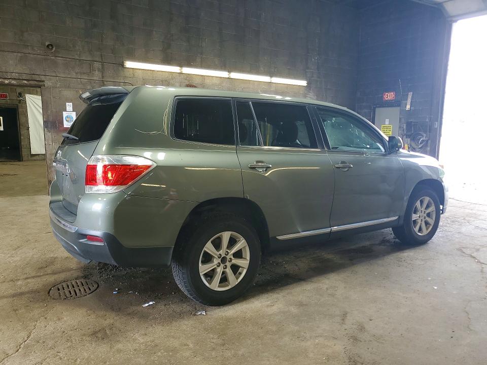67149026 :رقم المزاد ، 5TDBK3EH3CS105460 vin ، 2012 Toyota Highlander مزاد بيع