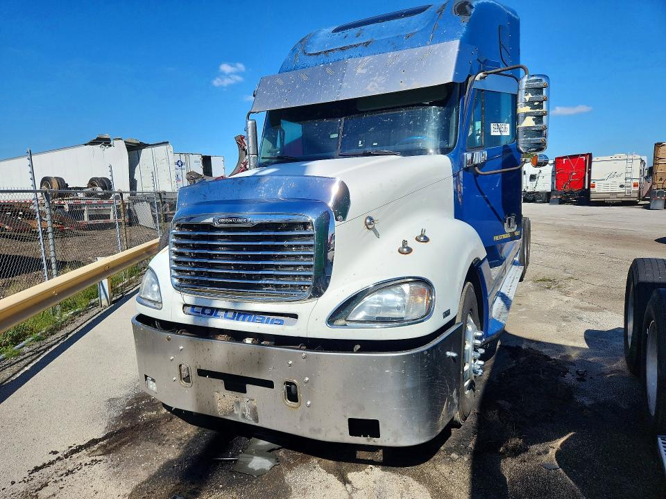 2007 Freightliner Conventional მანქანა იყიდება აუქციონზე, vin: 1FUJA6CK47LY29205, აუქციონის ნომერი: 69918506