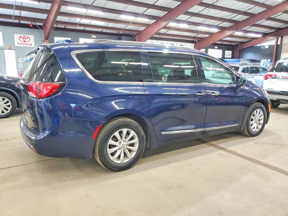 Auction sale of the 2019 Chrysler Pacifica, vin: 2C4RC1BG6KR603543, lot number: 70237596