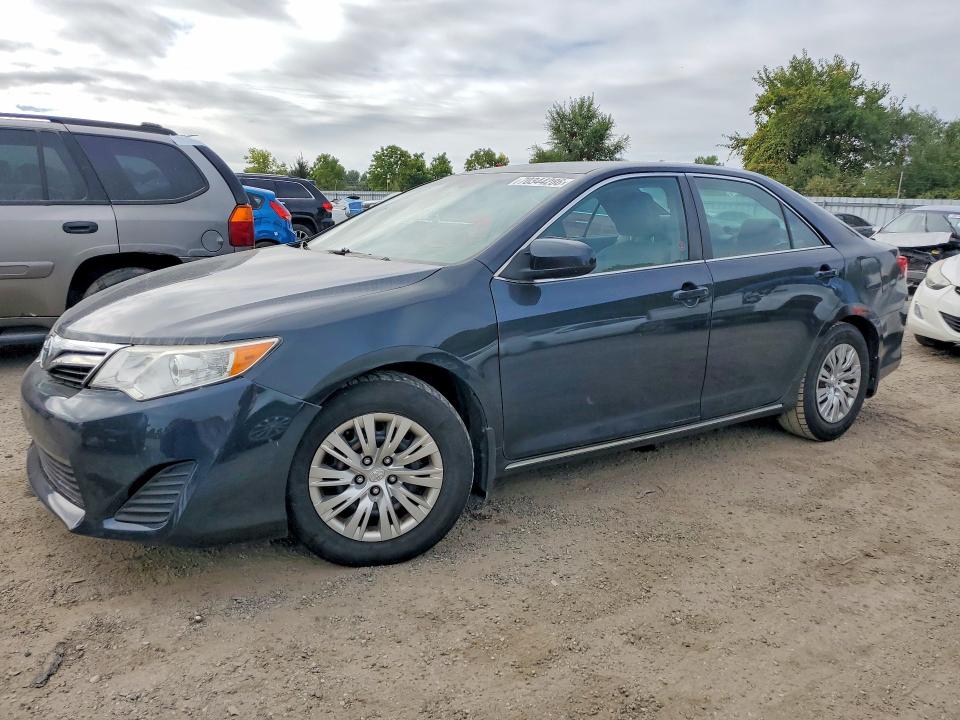 70344286 :رقم المزاد ، 4T1BF1FK6EU729220 vin ، 2014 Toyota Camry مزاد بيع