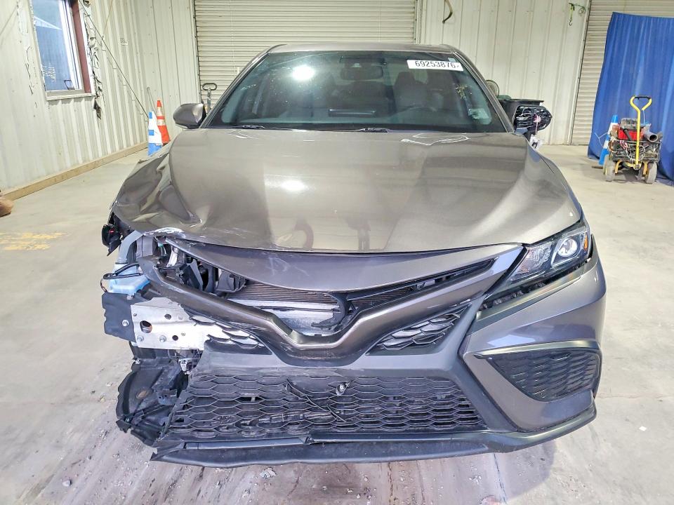 Продажа на аукционе авто 2022 Toyota Camry Hybrid, vin: 4T1S31AK0NU583722, номер лота: 69253876
