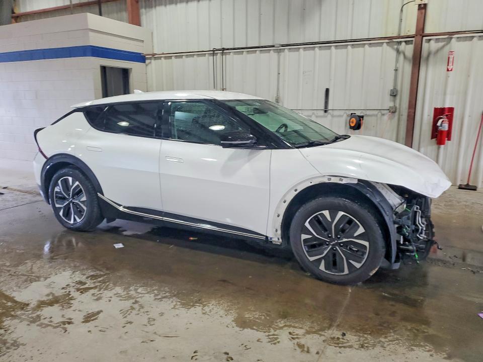 Продажа на аукционе авто 2024 Kia Ev6, vin: KNDC34LA9R5214551, номер лота: 70358426
