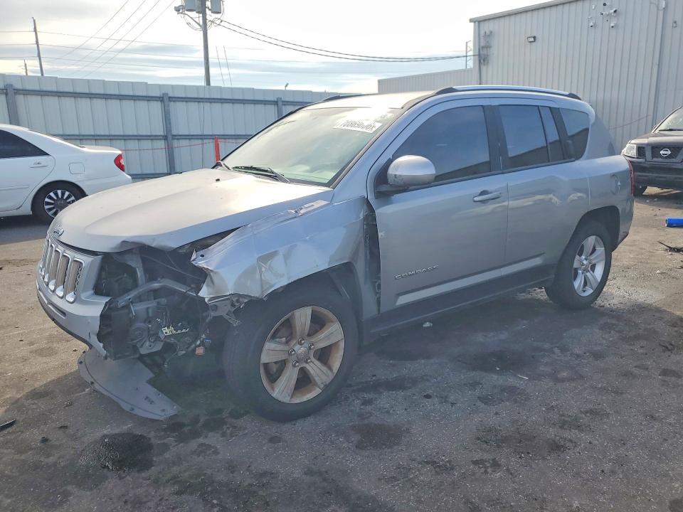 70869006 :رقم المزاد ، 1C4NJCEB8FD139017 vin ، 2015 Jeep Compass مزاد بيع