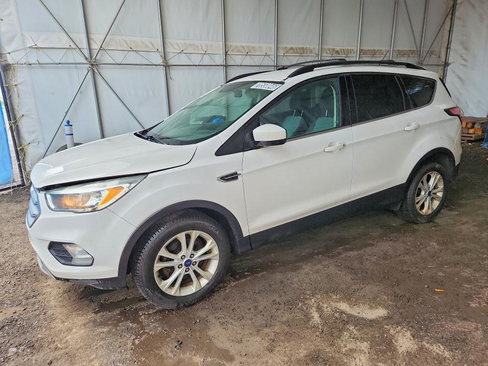 2017 Ford Escape მანქანა იყიდება აუქციონზე, vin: 1FMCU0GD4HUD22585, აუქციონის ნომერი: 70558046