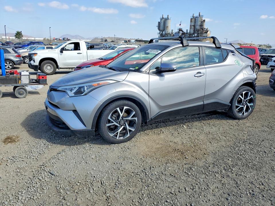 69001326 :رقم المزاد ، NMTKHMBX9JR032414 vin ، 2018 Toyota C-hr مزاد بيع