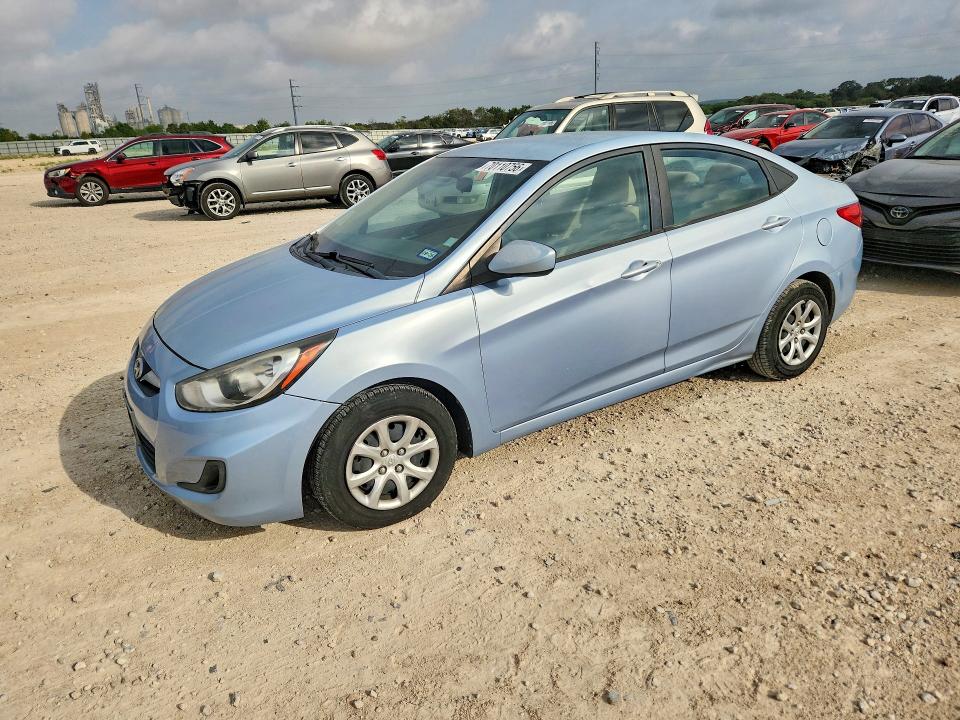 Продаж на аукціоні авто 2013 Hyundai Accent, vin: KMHCT4AE4DU331647, номер лоту: 70110756