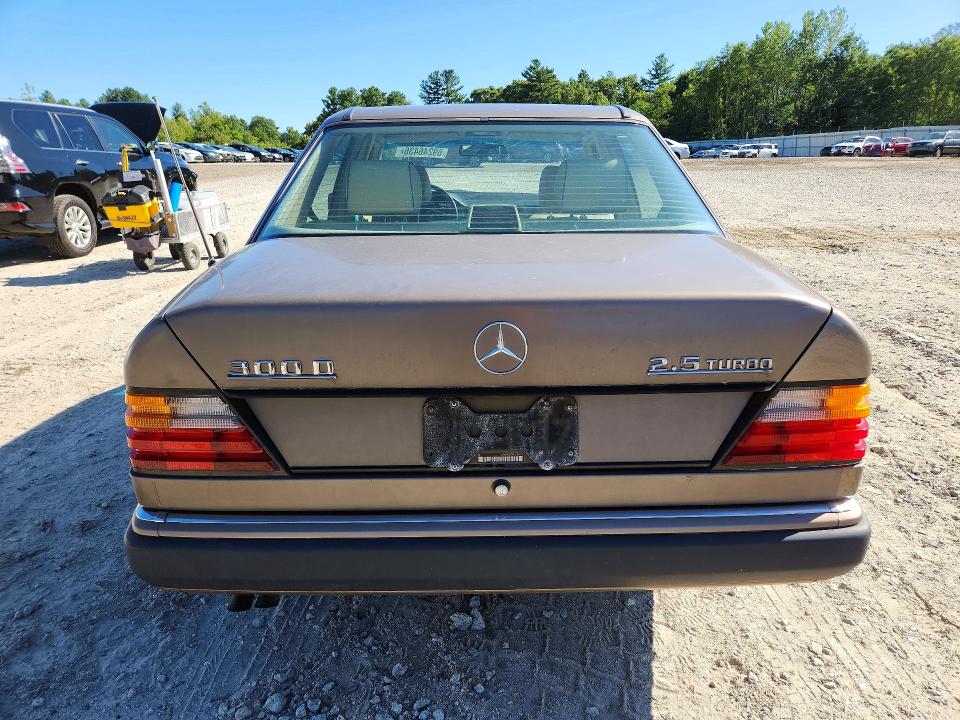 69246436 :رقم المزاد ، WDBEB28D9LB183778 vin ، 1990 Mercedes-benz 300 مزاد بيع