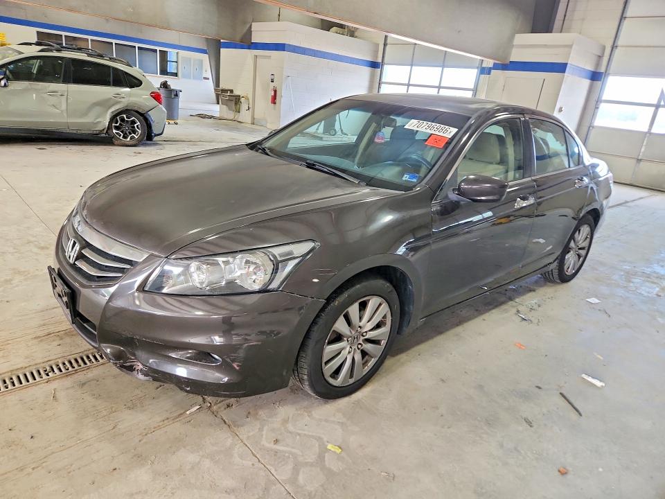 2011 Honda Accord მანქანა იყიდება აუქციონზე, vin: 1HGCP3F71BA006516, აუქციონის ნომერი: 70796986