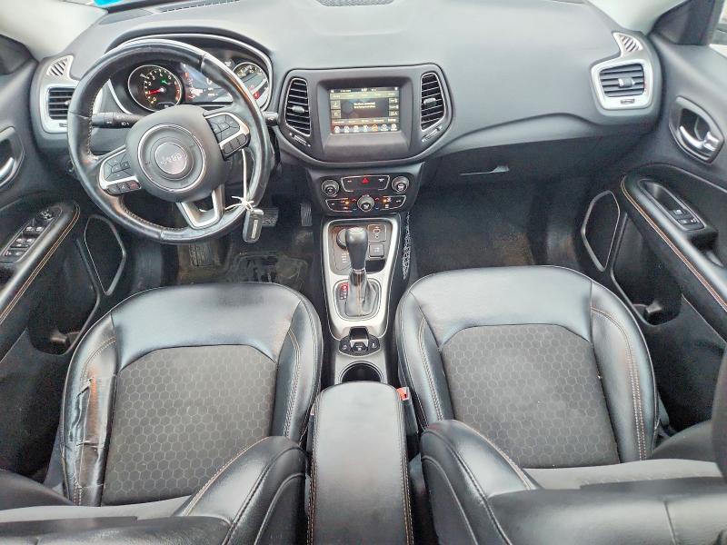 70339626 :رقم المزاد ، 3C4NJDBB6JT255748 vin ، 2018 Jeep Compass مزاد بيع