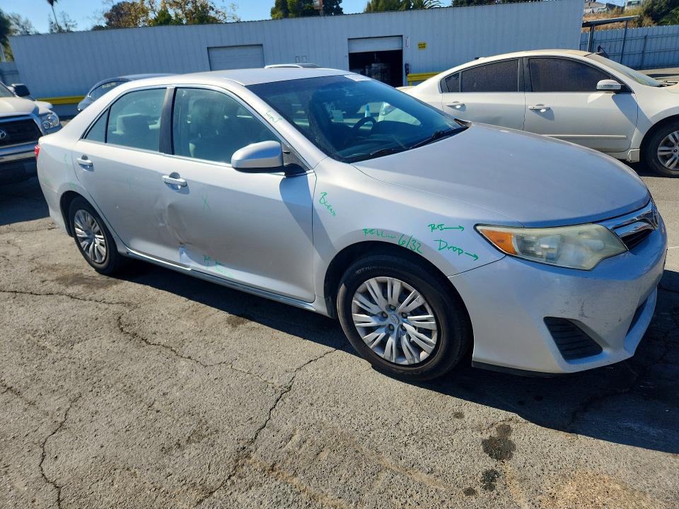 2014 Toyota Camry მანქანა იყიდება აუქციონზე, vin: 4T1BF1FK5EU405952, აუქციონის ნომერი: 70102036