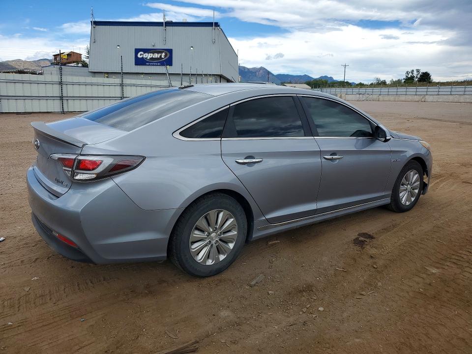 Auction sale of the 2017 Hyundai Sonata Hybrid, vin: KMHE24L15HA044007        , lot number: 67501186