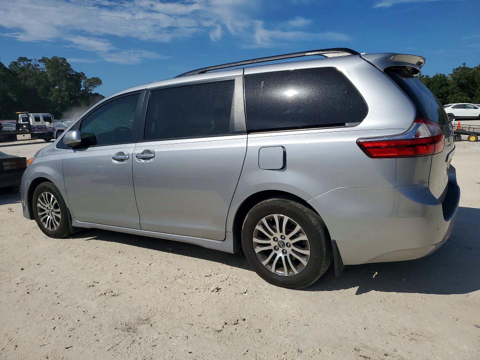 2018 Toyota Sienna მანქანა იყიდება აუქციონზე, vin: 5TDYZ3DC4JS904432, აუქციონის ნომერი: 69688486