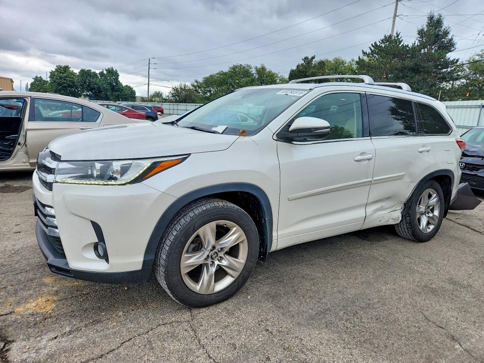 Продажа на аукционе авто 2018 Toyota Highlander, vin: 5TDDZRFH6JS866115, номер лота: 69293916