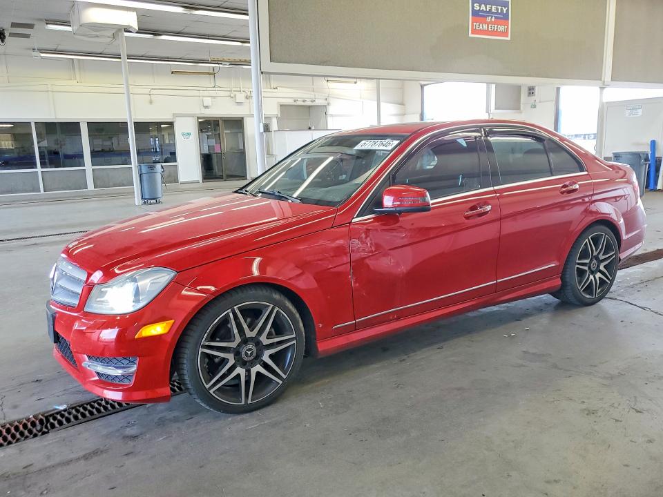 Продажа на аукционе авто 2013 Mercedes-benz C, vin: WDDGF4HB6DR284283, номер лота: 67787646