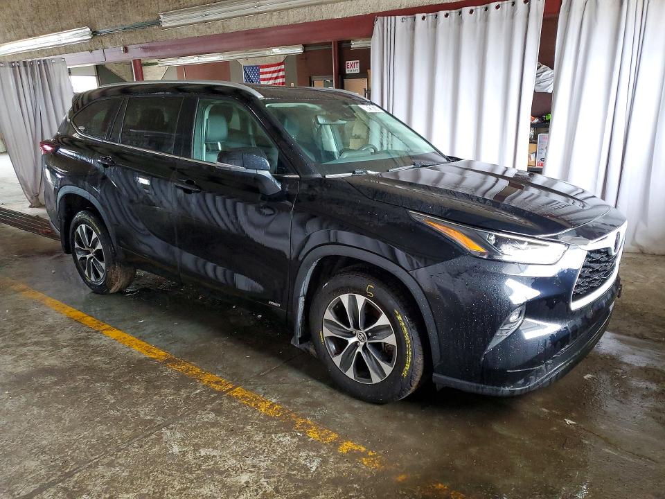 Продажа на аукционе авто 2026 Toyota Highlander Hybrid, vin: 5TDKBRCH3TS698291, номер лота: 69210176