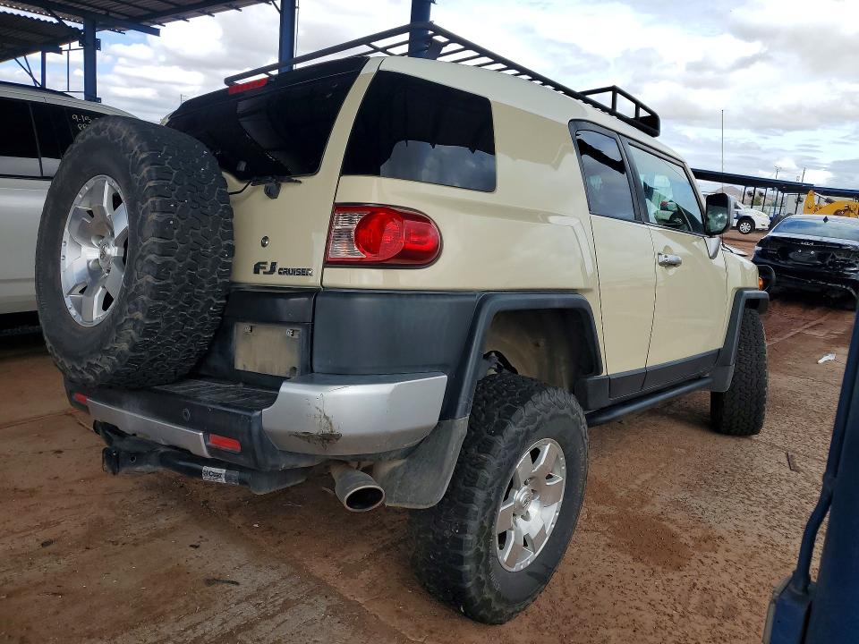 69040336 :رقم المزاد ، JTEBU11F080107028 vin ، 2008 Toyota Fj Cruiser مزاد بيع