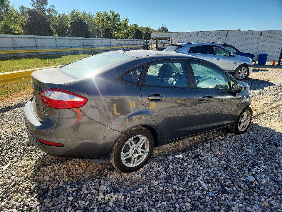 2017 Ford Fiesta მანქანა იყიდება აუქციონზე, vin: 3FADP4BJ5HM135967, აუქციონის ნომერი: 69893776