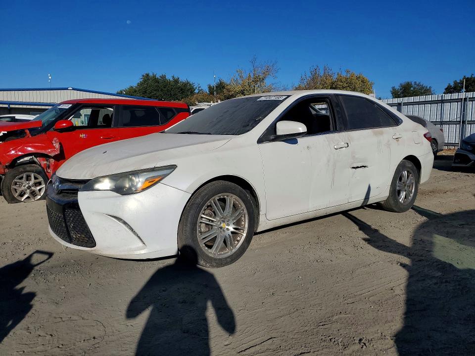 2017 Toyota Camry მანქანა იყიდება აუქციონზე, vin: 4T1BF1FK3HU454300, აუქციონის ნომერი: 71047166