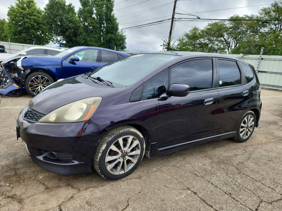 68984396 :رقم المزاد ، JHMGE8H51DC023658 vin ، 2013 Honda Fit مزاد بيع