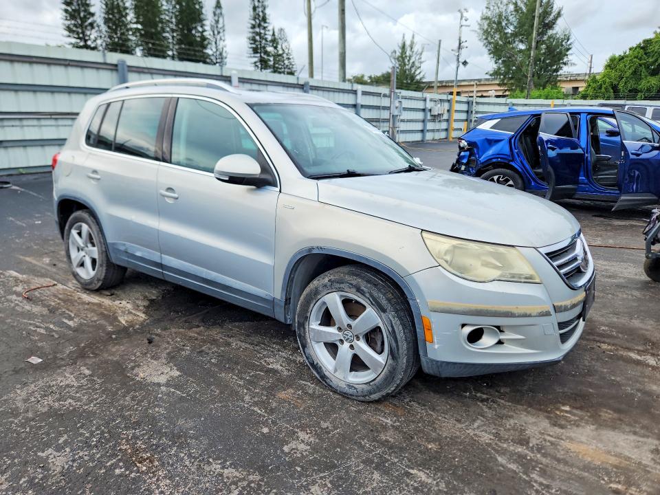 Продаж на аукціоні авто 2010 Volkswagen Tiguan, vin: WVGBV7AX9AW521775, номер лоту: 70256896