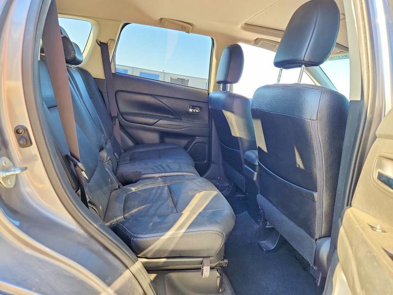 67545676 :رقم المزاد ، JA4JZ4AX1JZ010296 vin ، 2018 Mitsubishi Outlander مزاد بيع