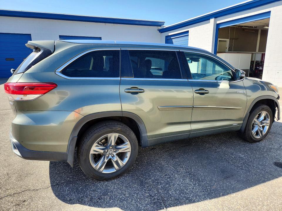 Продаж на аукціоні авто 2019 Toyota Highlander Hybrid, vin: 5TDDGRFH3KS061082, номер лоту: 68898826