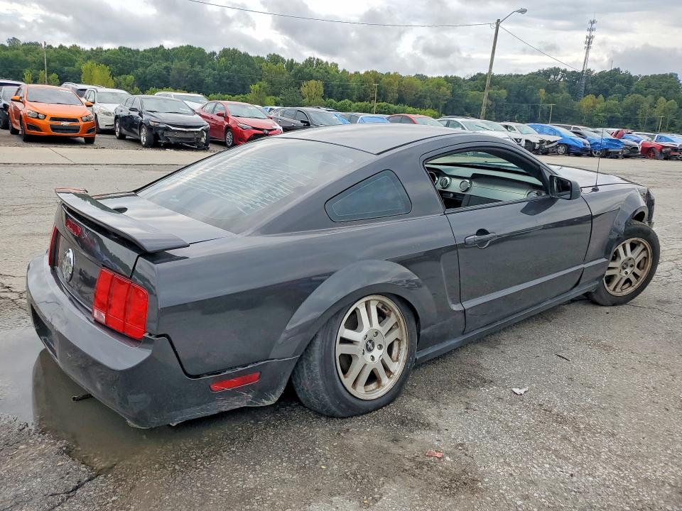 68561366 :رقم المزاد ، 1ZVHT80N975260069 vin ، 2007 Ford Mustang مزاد بيع