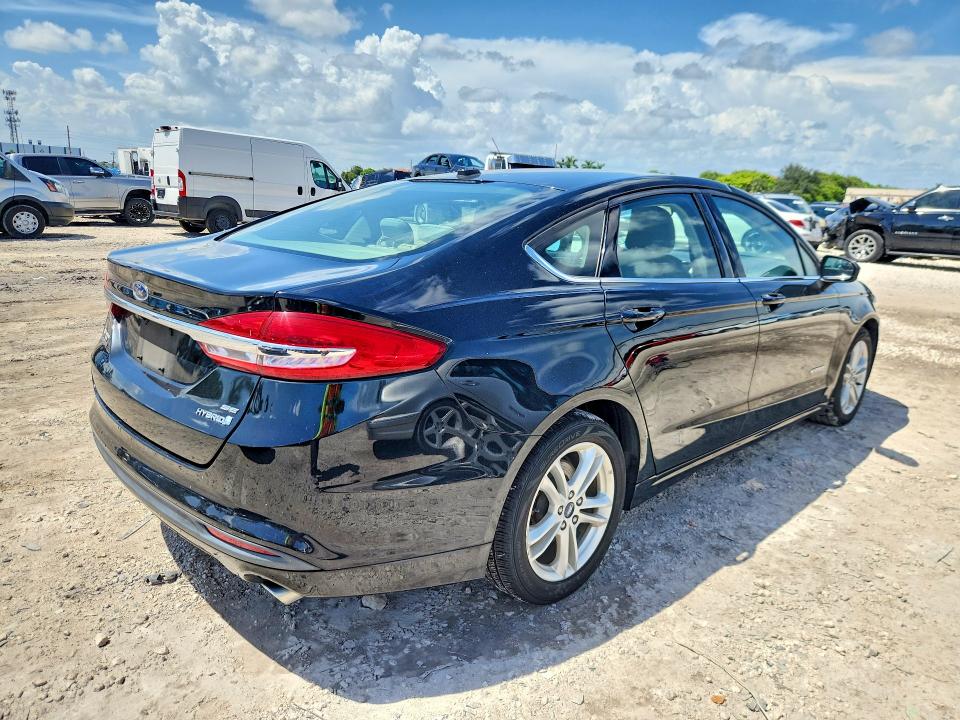 Продаж на аукціоні авто 2018 Ford Fusion, vin: 3FA6P0LU4JR219412, номер лоту: 69086996