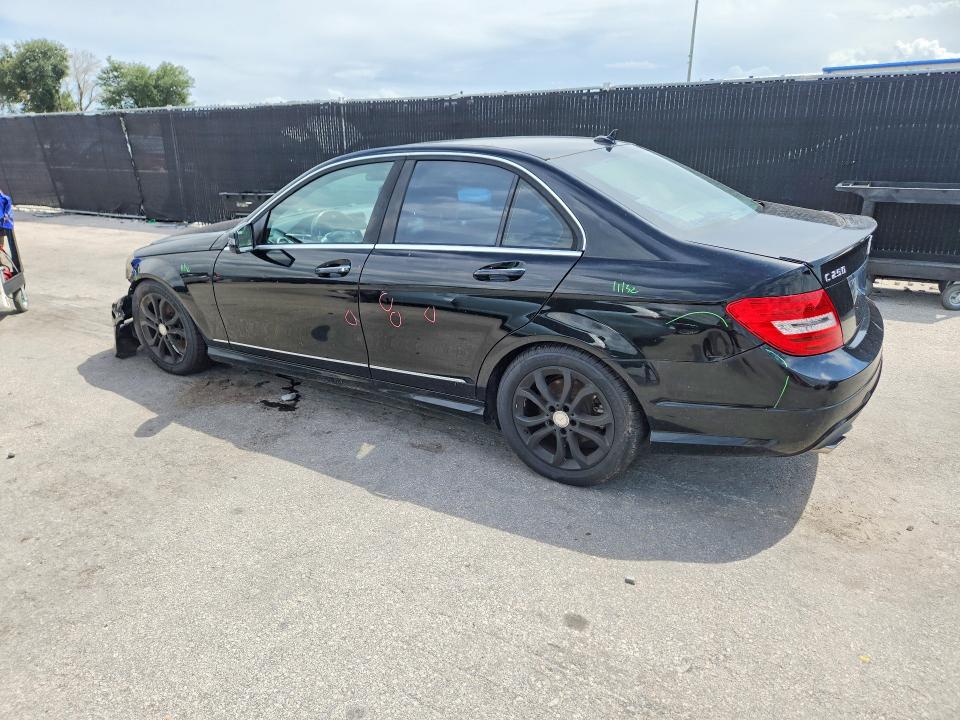 2014 Mercedes-benz C მანქანა იყიდება აუქციონზე, vin: WDDGF4HB6EG218538, აუქციონის ნომერი: 69564196