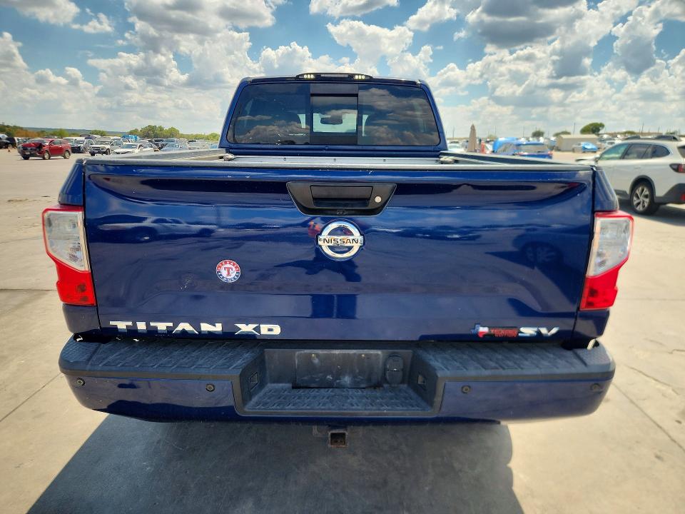 67452376 :رقم المزاد ، 1N6BA1F27HN559898 vin ، 2017 Nissan Titan Xd مزاد بيع