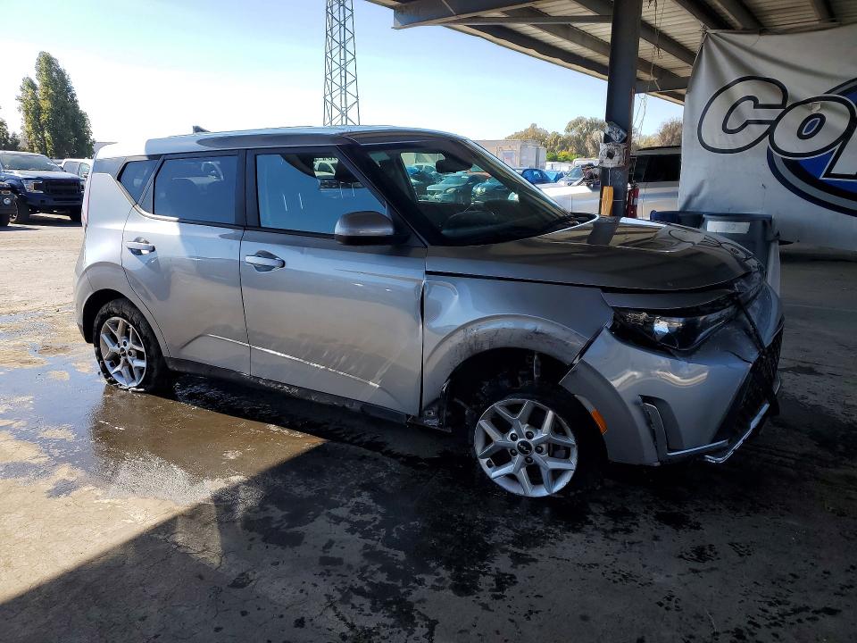 2024 Kia Soul მანქანა იყიდება აუქციონზე, vin: KNDJ23AU5R7915044, აუქციონის ნომერი: 68630406