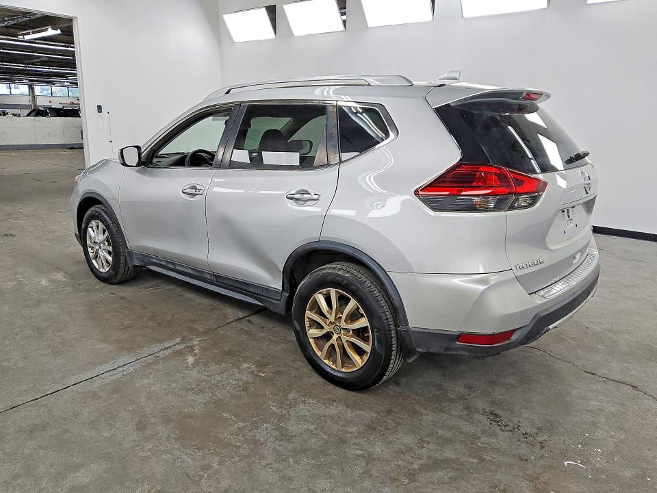 2017 Nissan Rogue მანქანა იყიდება აუქციონზე, vin: 5N1AT2MV9HC840104, აუქციონის ნომერი: 65968156