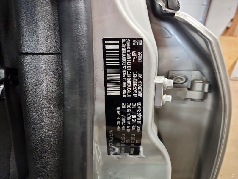 68992706 :رقم المزاد ، ZACCJBBB1JPJ05112         vin ، 2018 Jeep Renegade مزاد بيع