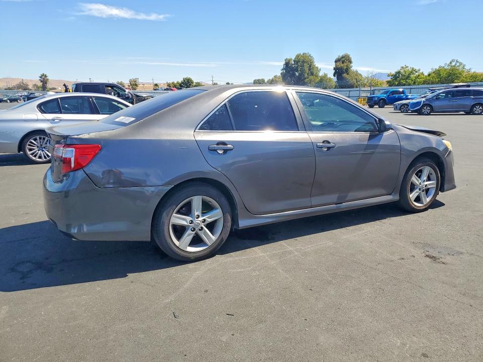 68615726 :رقم المزاد ، 4T1BF1FKXCU589766 vin ، 2012 Toyota Camry مزاد بيع