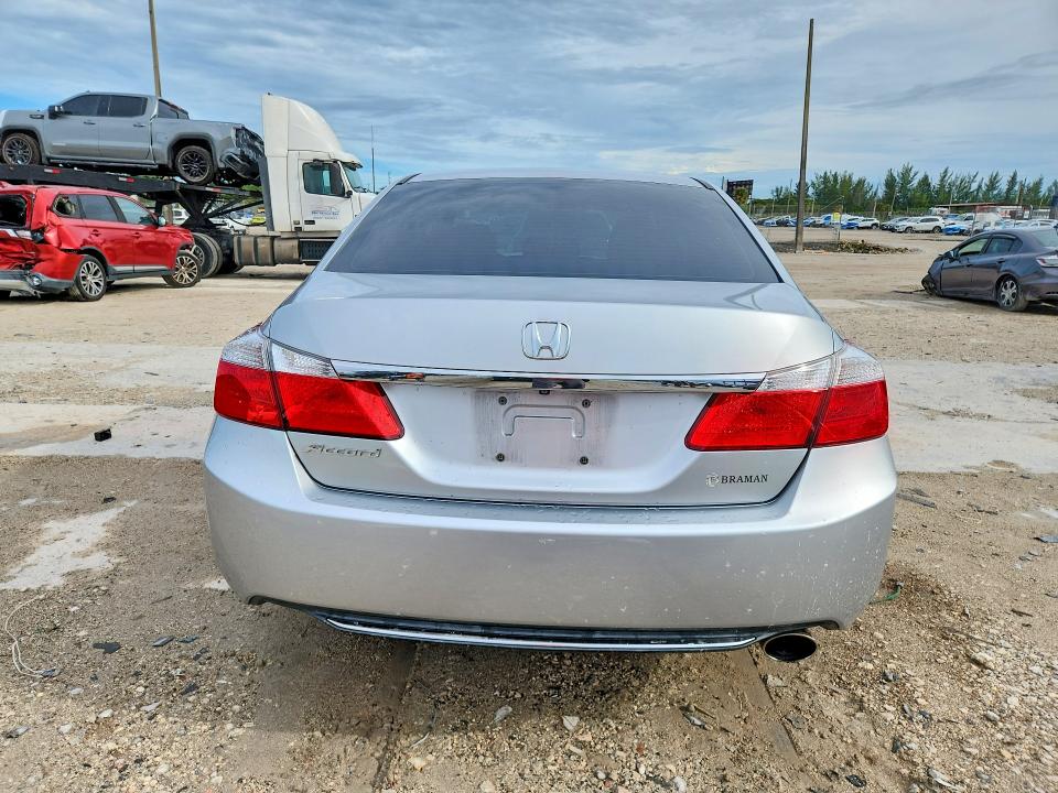 Продажа на аукционе авто 2015 Honda Accord, vin: 1HGCR2F38FA171647, номер лота: 70112886