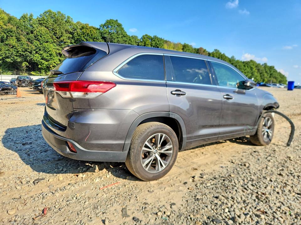 2017 Toyota Highlander მანქანა იყიდება აუქციონზე, vin: 5TDZARFH2HS030227, აუქციონის ნომერი: 69125866