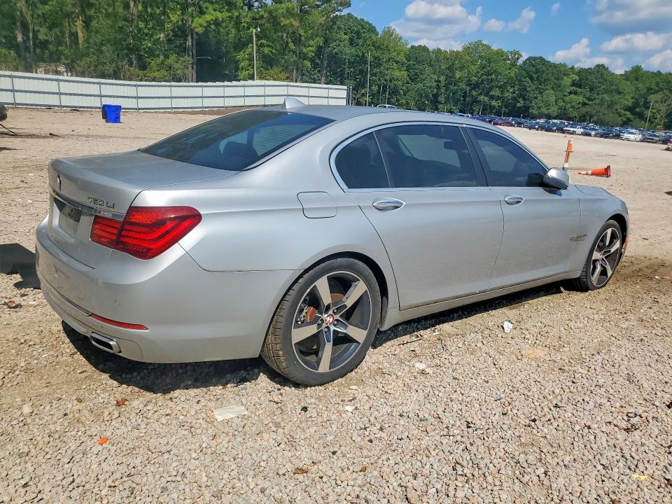 2013 Bmw 750 მანქანა იყიდება აუქციონზე, vin: WBAYF8C58DDE59394, აუქციონის ნომერი: 70031526