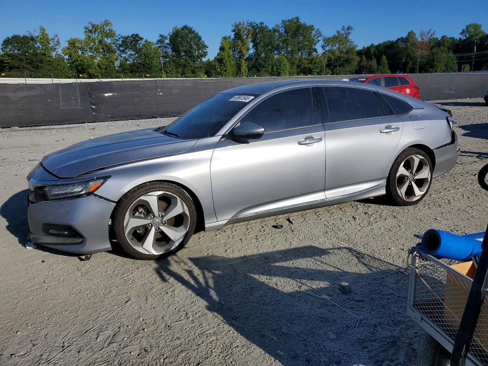 Auction sale of the 2018 Honda Accord, vin: 1HGCV2F90JA025025, lot number: 63661546