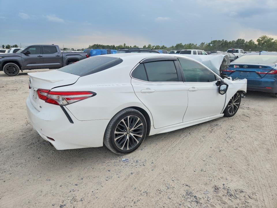 Продажа на аукционе авто 2018 Toyota Camry, vin: 4T1B11HK4JU005645, номер лота: 69954426