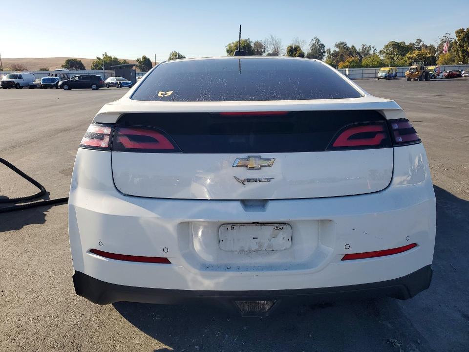 70137056 :رقم المزاد ، 1G1RD6E40FU138464 vin ، 2015 Chevrolet Volt مزاد بيع