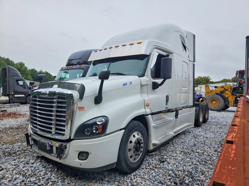Auction sale of the 2014 Freightliner Cascadia, vin: 3AKJGLD54ESFP1763, lot number: 67256786