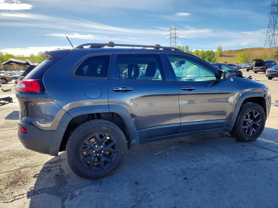 Продажа на аукционе авто 2015 Jeep Cherokee, vin: 1C4PJMBSXFW698818, номер лота: 68896816