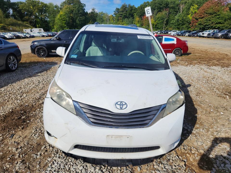 Продаж на аукціоні авто 2011 Toyota Sienna, vin: 5TDYK3DC0BS001815, номер лоту: 69295536