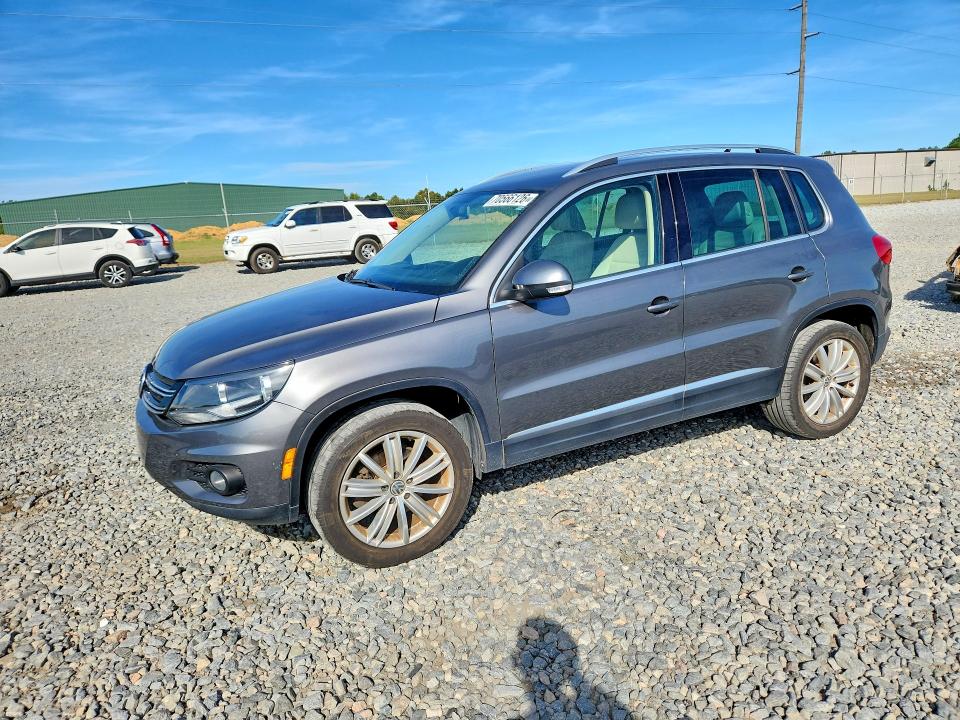 70566126 :رقم المزاد ، WVGAV3AX5EW625416 vin ، 2014 Volkswagen Tiguan مزاد بيع