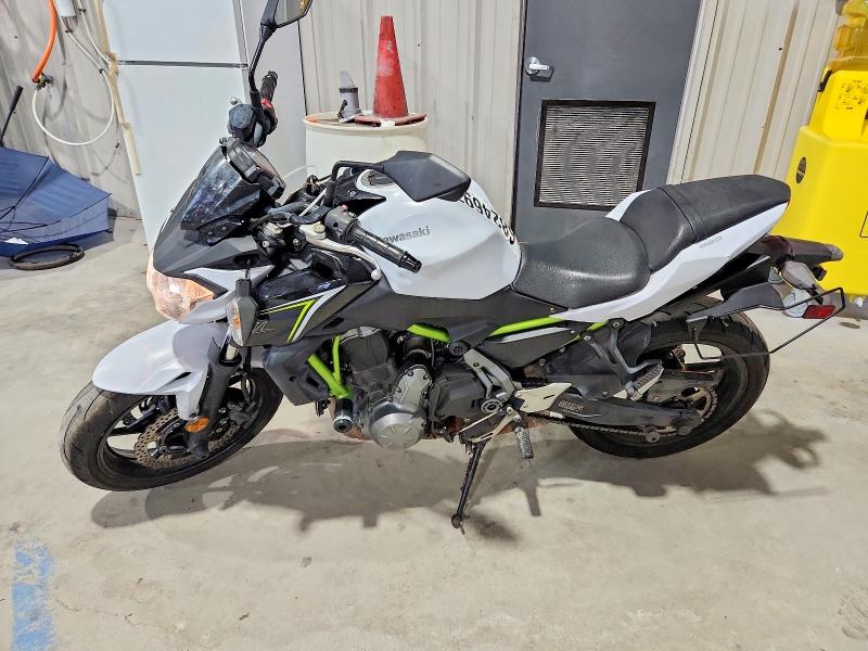 68246976 :رقم المزاد ، JKAEREG19HDA00863 vin ، 2017 Kawasaki Er650 مزاد بيع