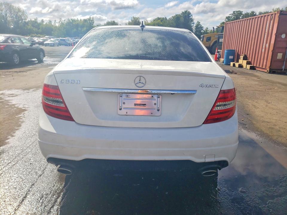 2014 Mercedes-benz C მანქანა იყიდება აუქციონზე, vin: WDDGF8AB8EG252689, აუქციონის ნომერი: 68991246