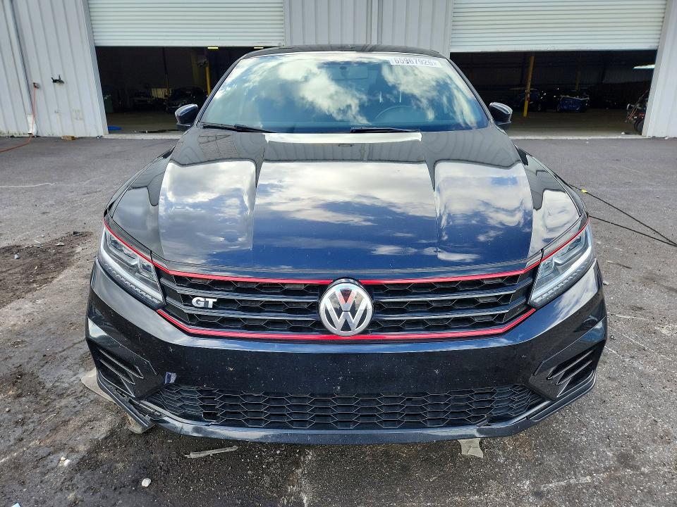 65967926 :رقم المزاد ، 1VWJM7A34JC050830 vin ، 2018 Volkswagen Passat مزاد بيع